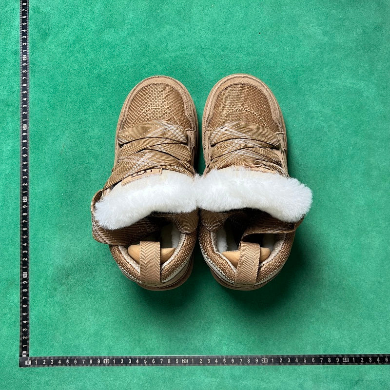 UGG