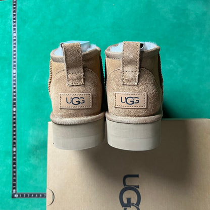 UGG