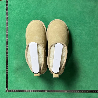 UGG