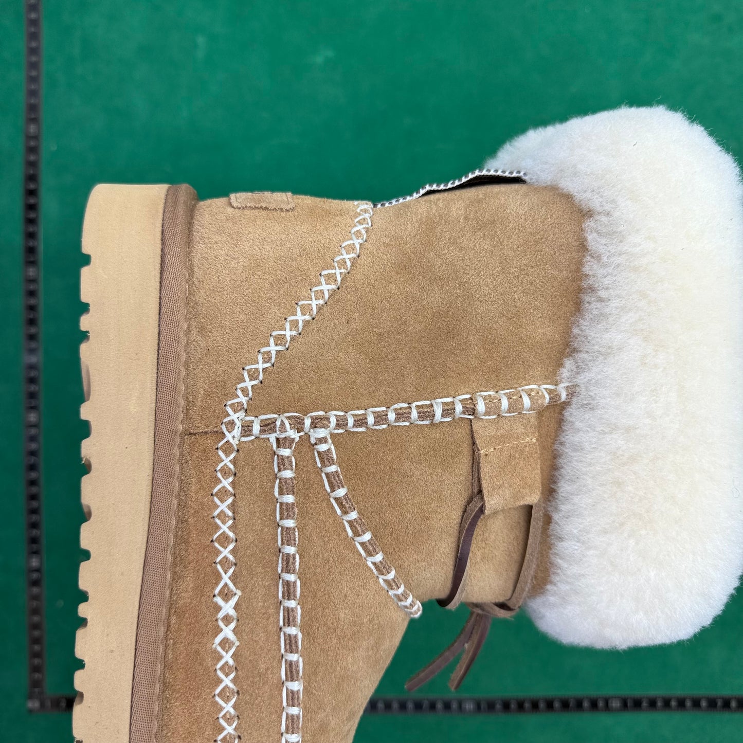 UGG