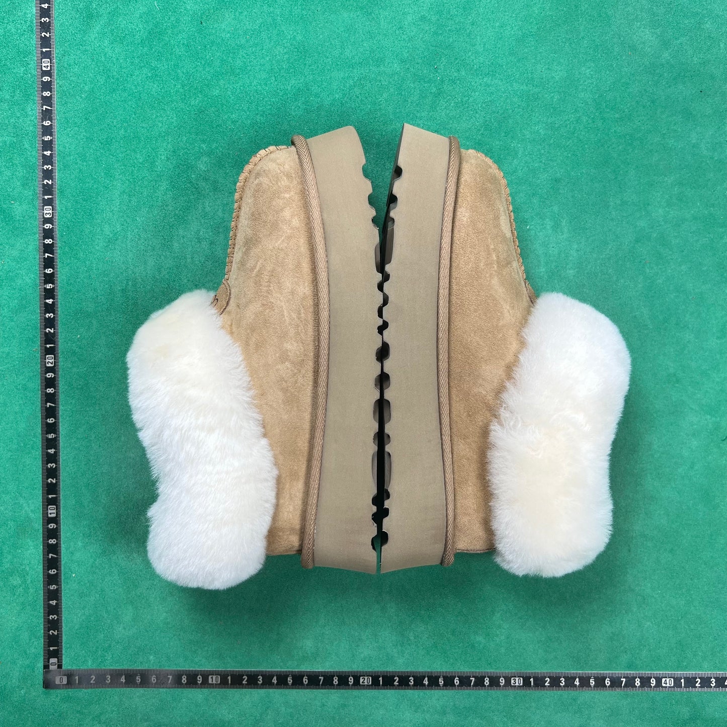 UGG