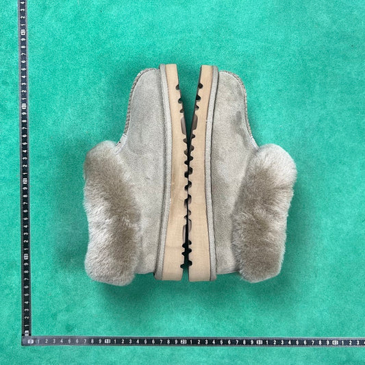 UGG