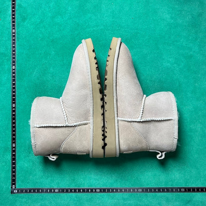 UGG