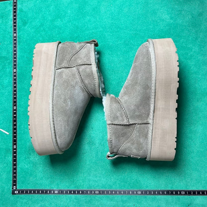 UGG