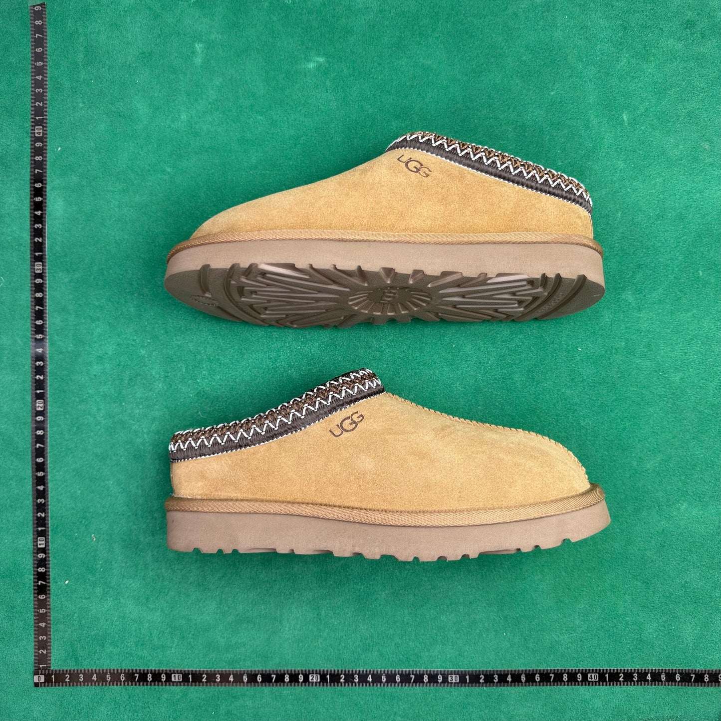 UGG