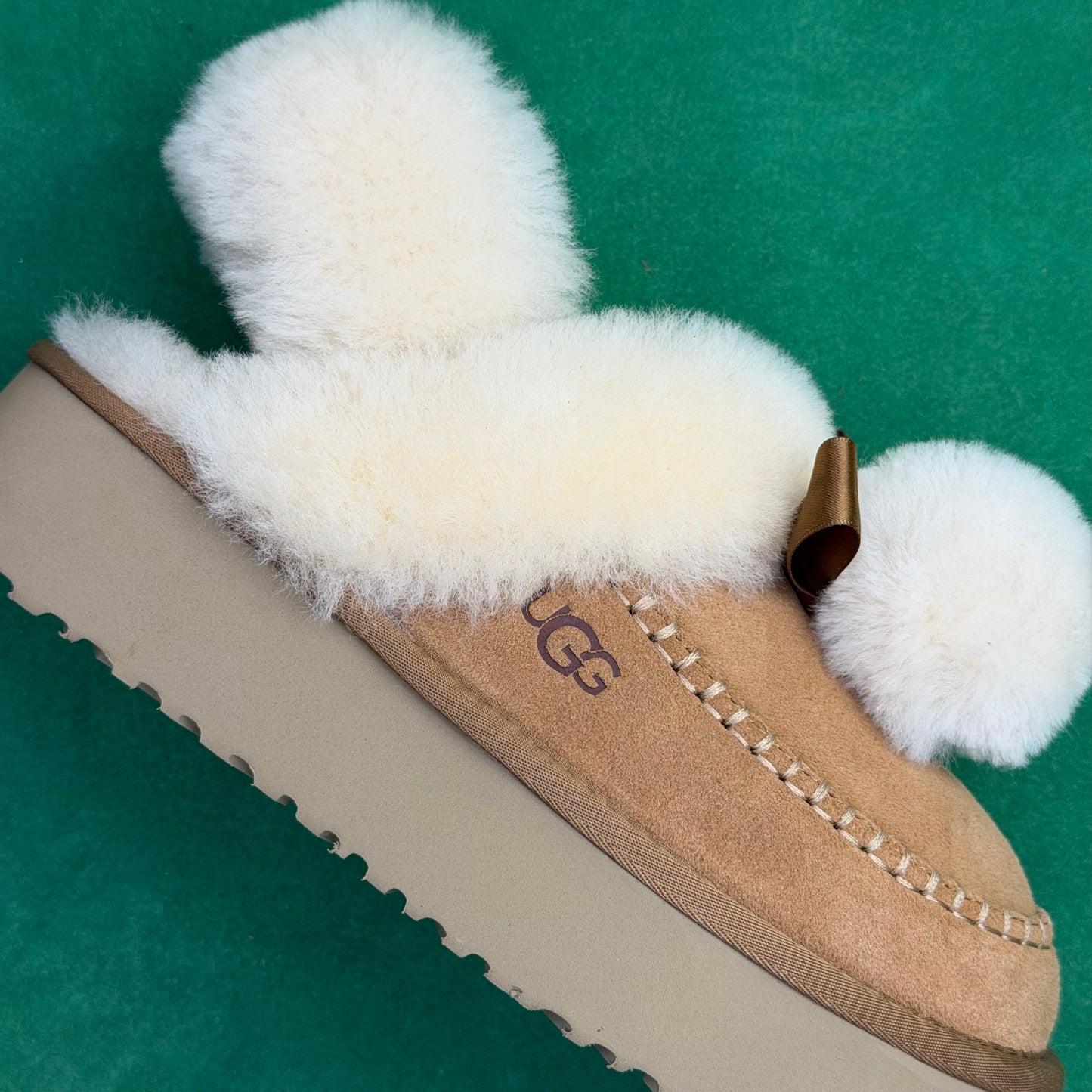 UGG