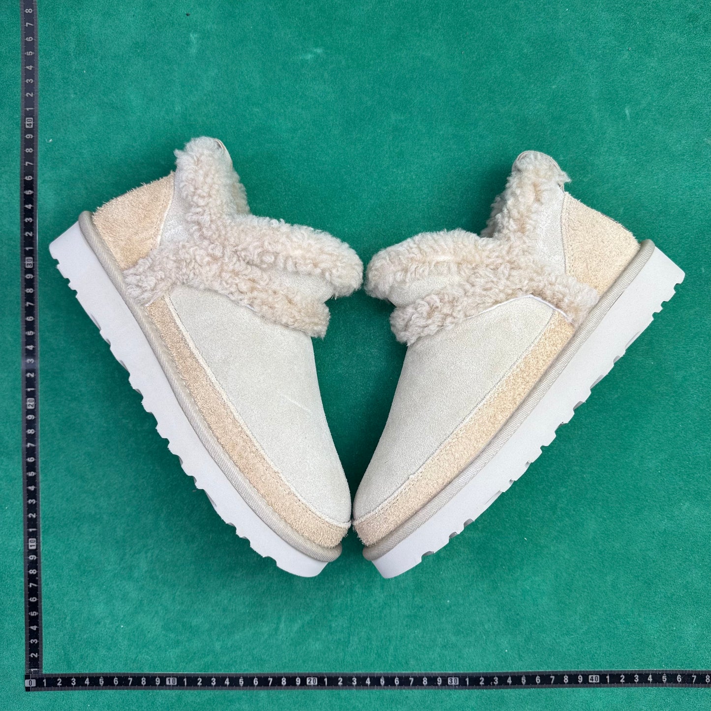 UGG