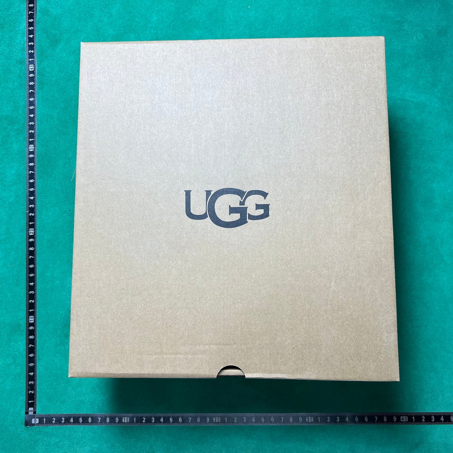 UGG