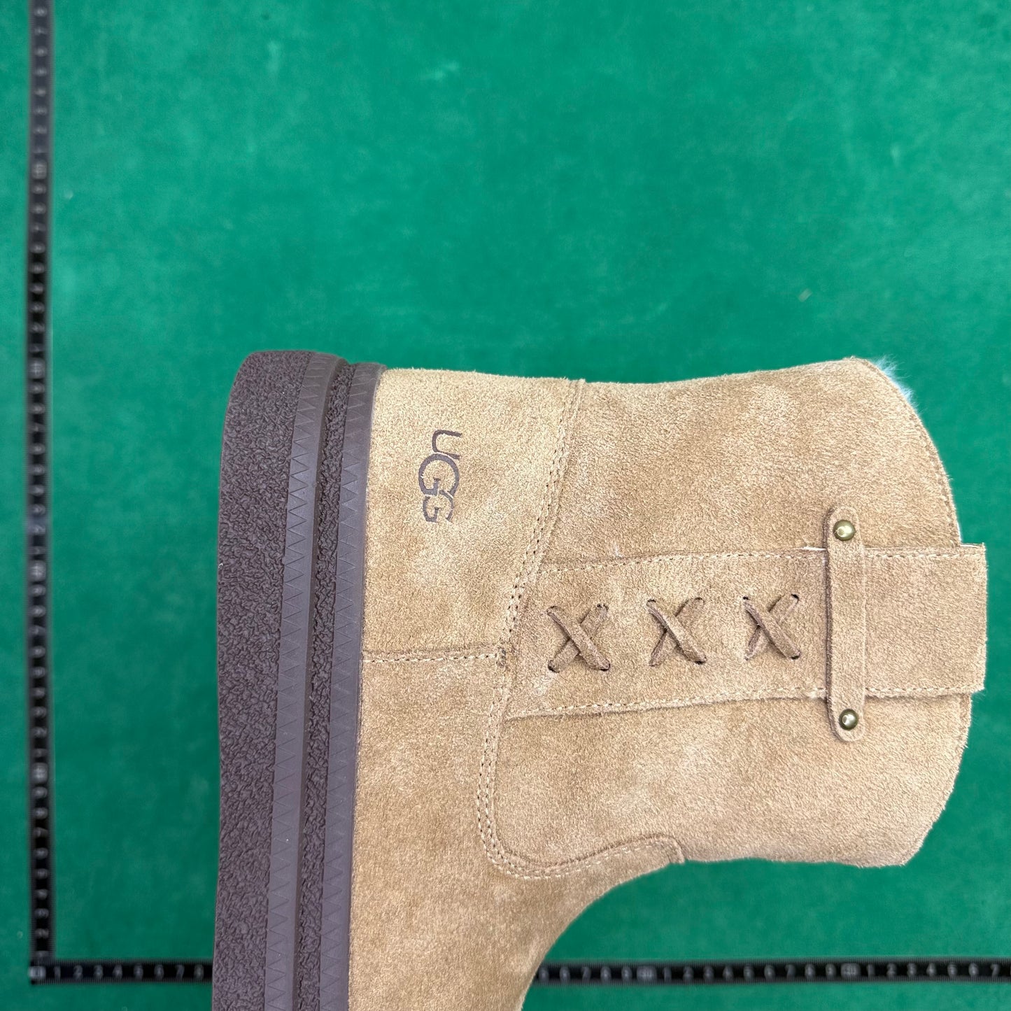 UGG