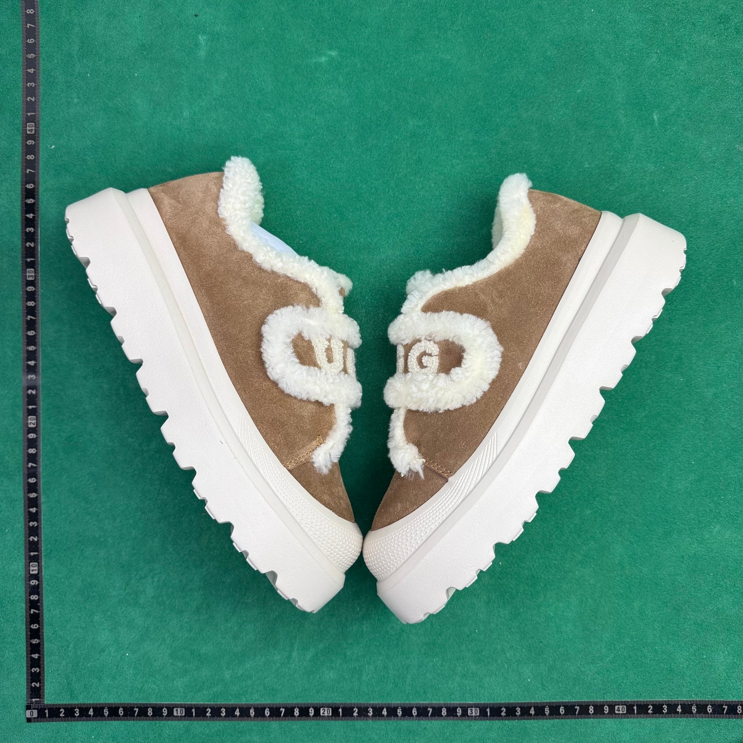 UGG