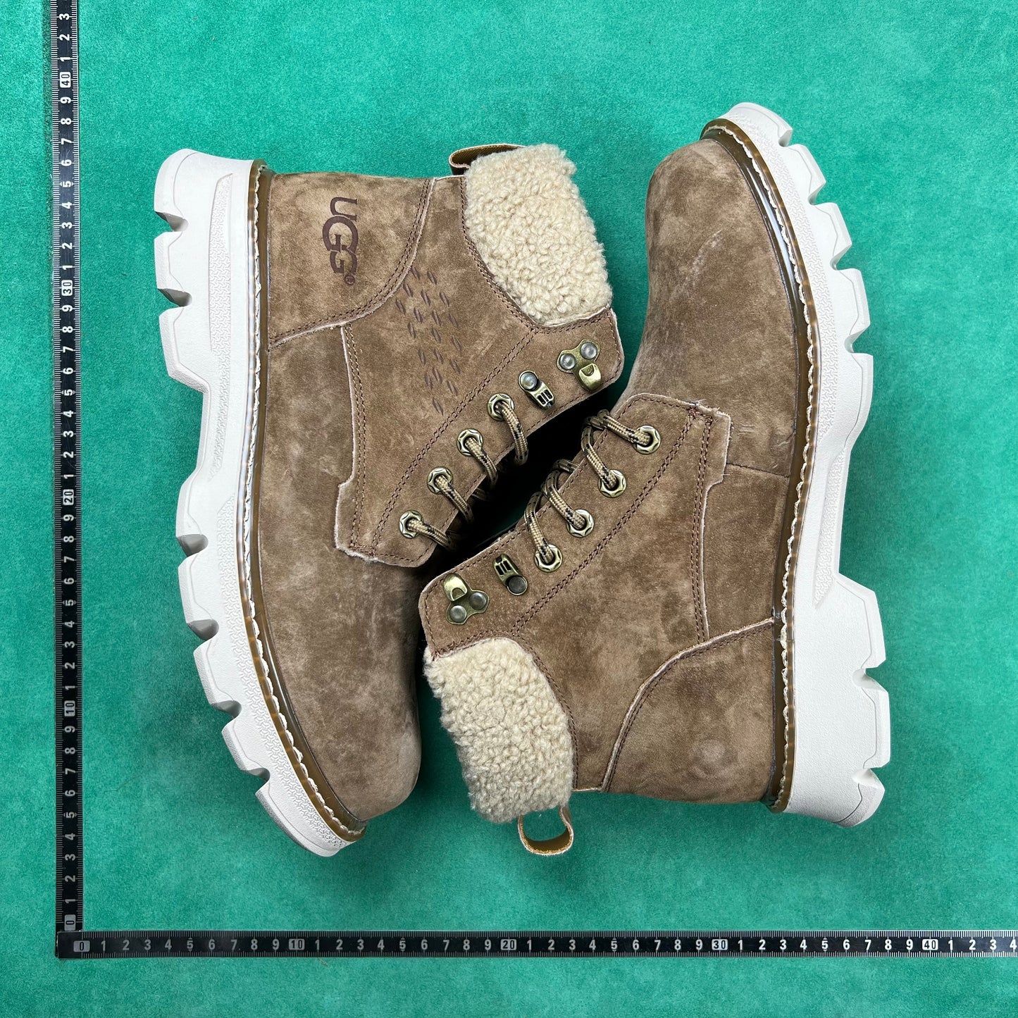 UGG