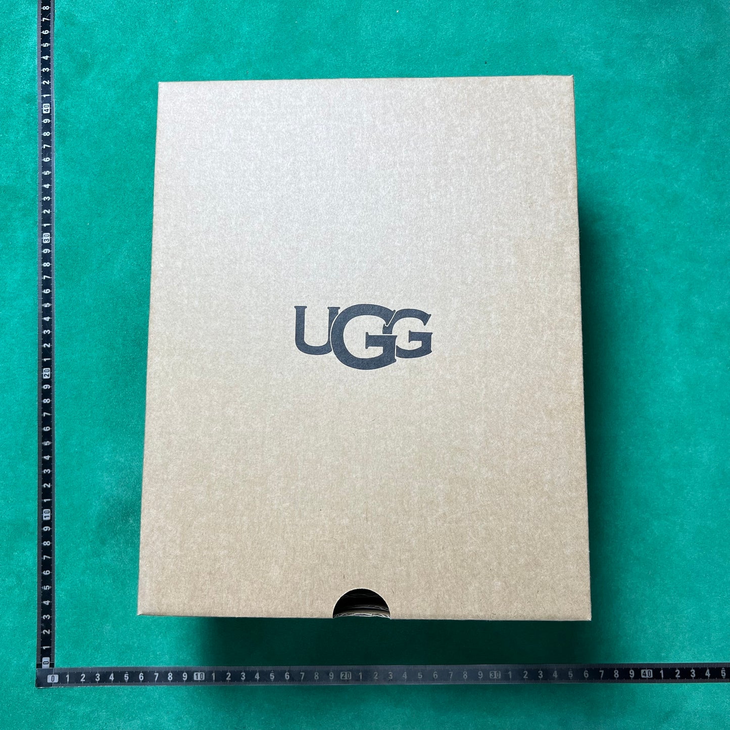 UGG