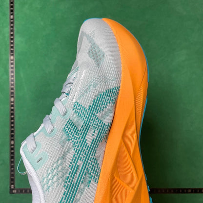 Asics -Novablast 5 LE
