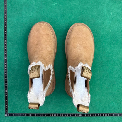 UGG