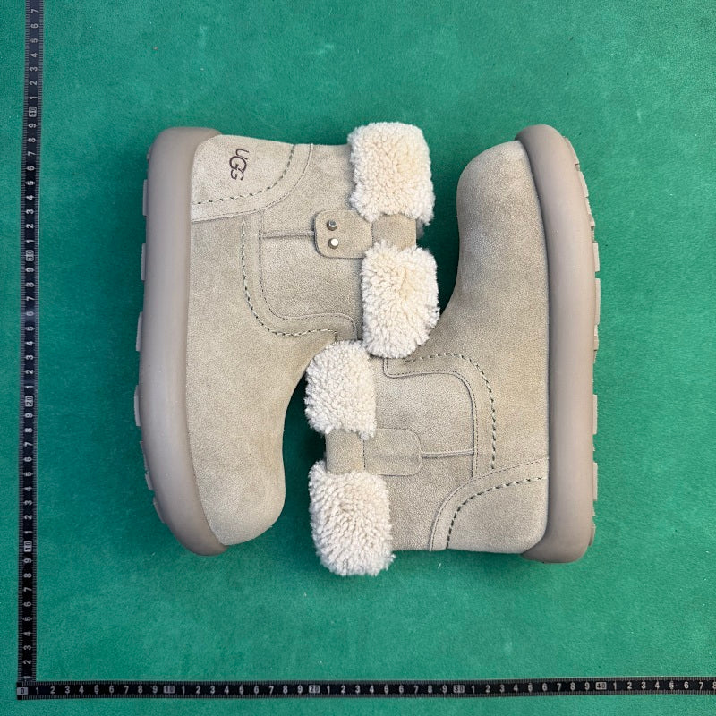 UGG