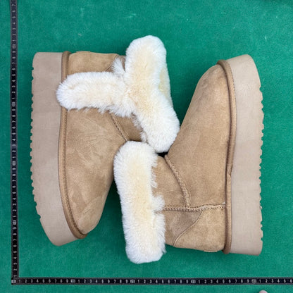 UGG