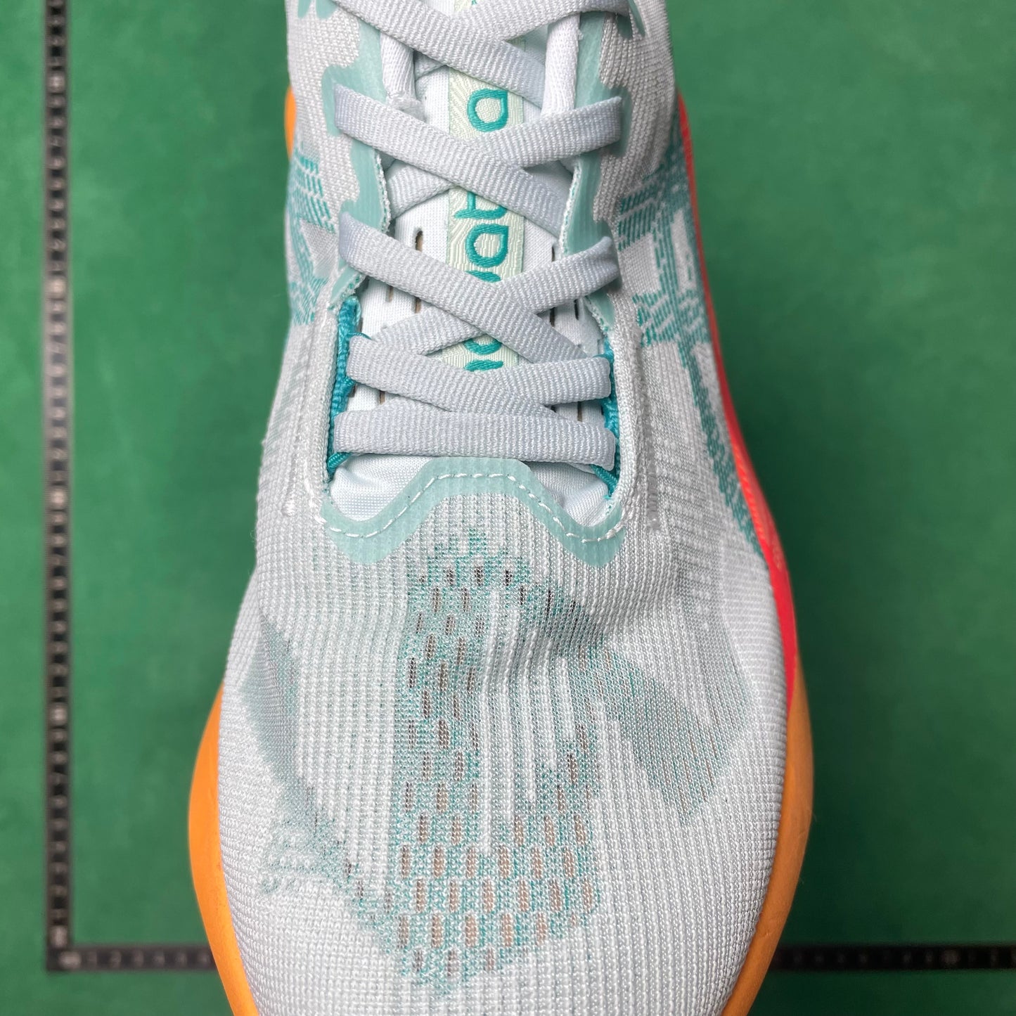 Asics -Novablast 5 LE