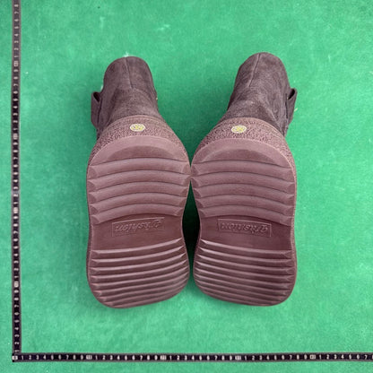 UGG