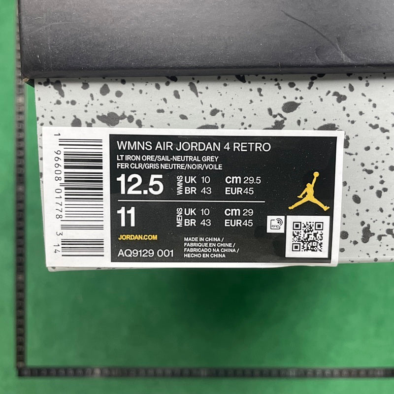 Air Jordan 4 Retro