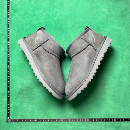 UGG