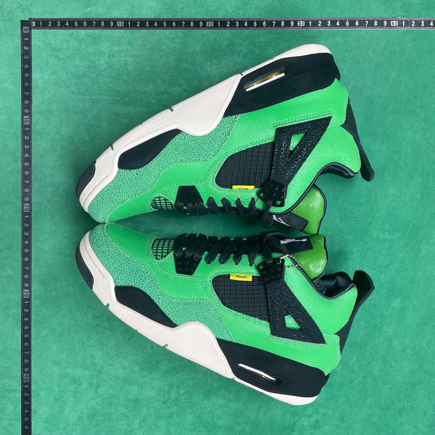Air Jordan 4 Retro