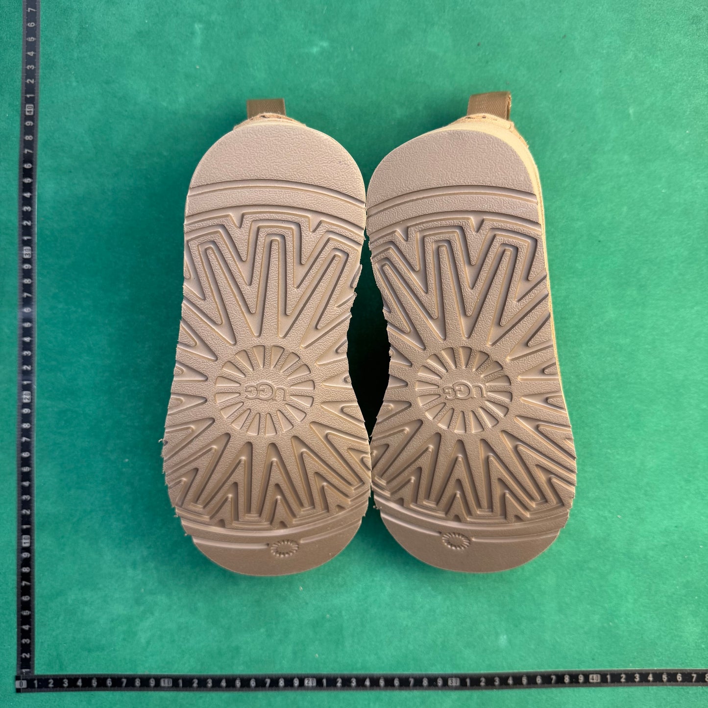 UGG