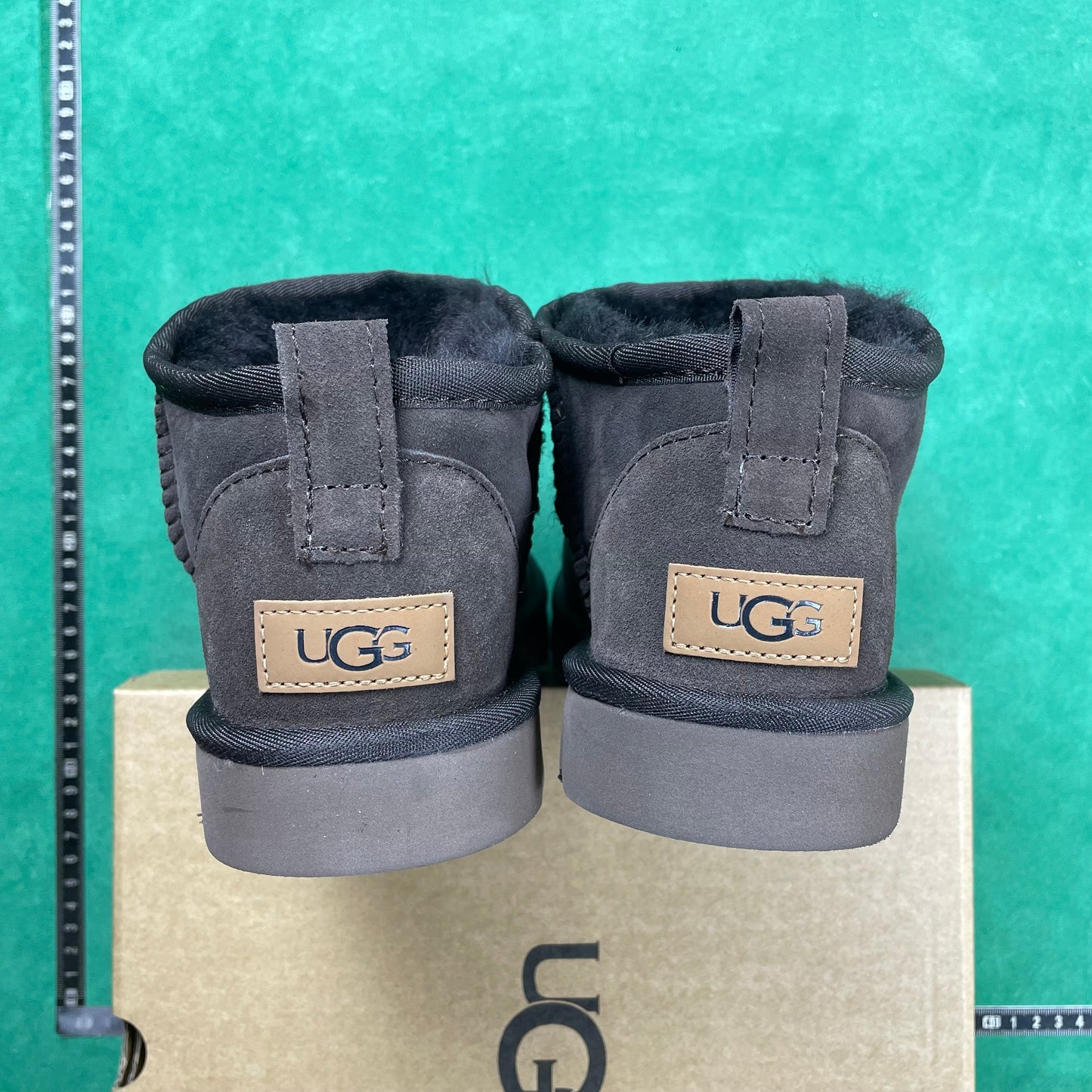 UGG