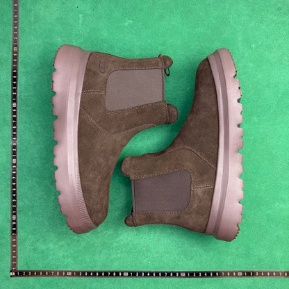 UGG