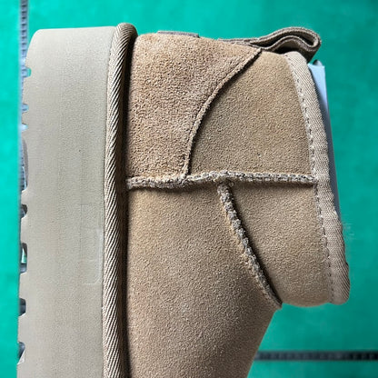 UGG