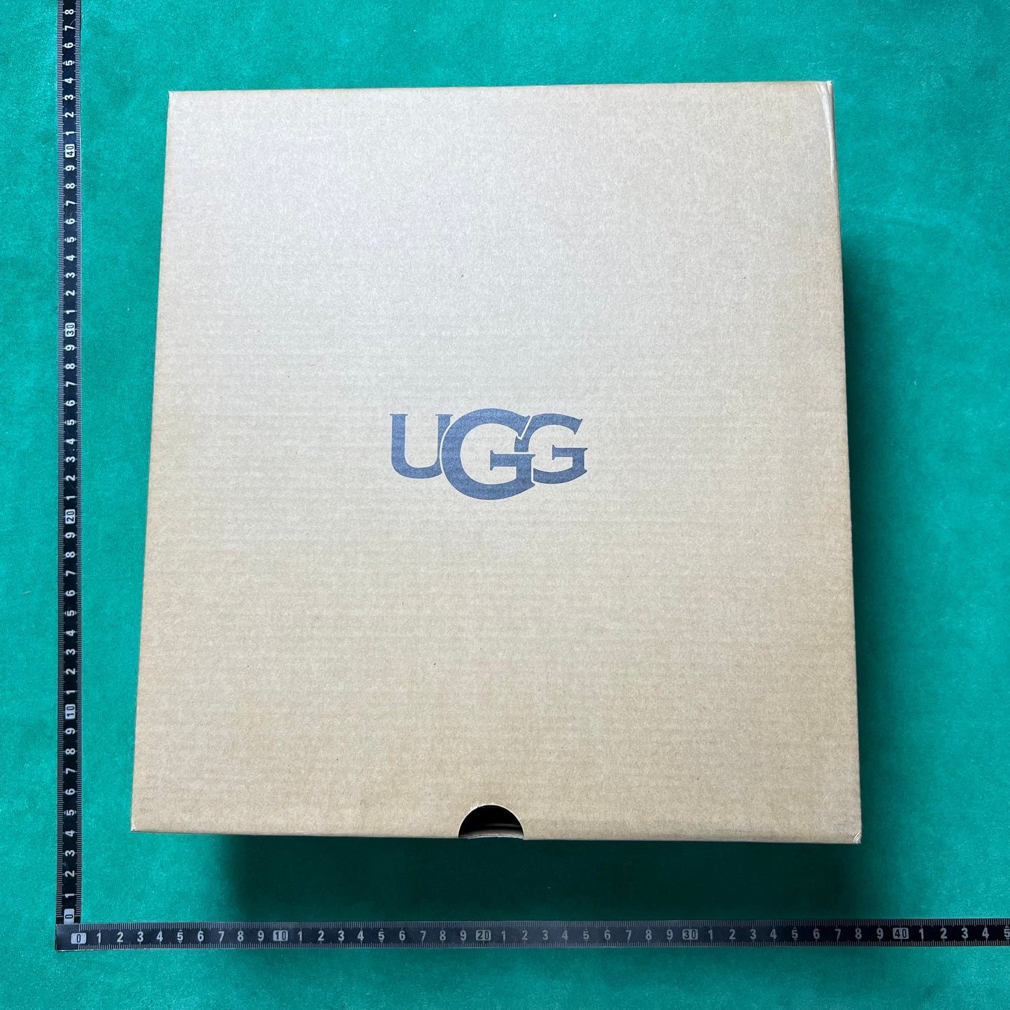 UGG