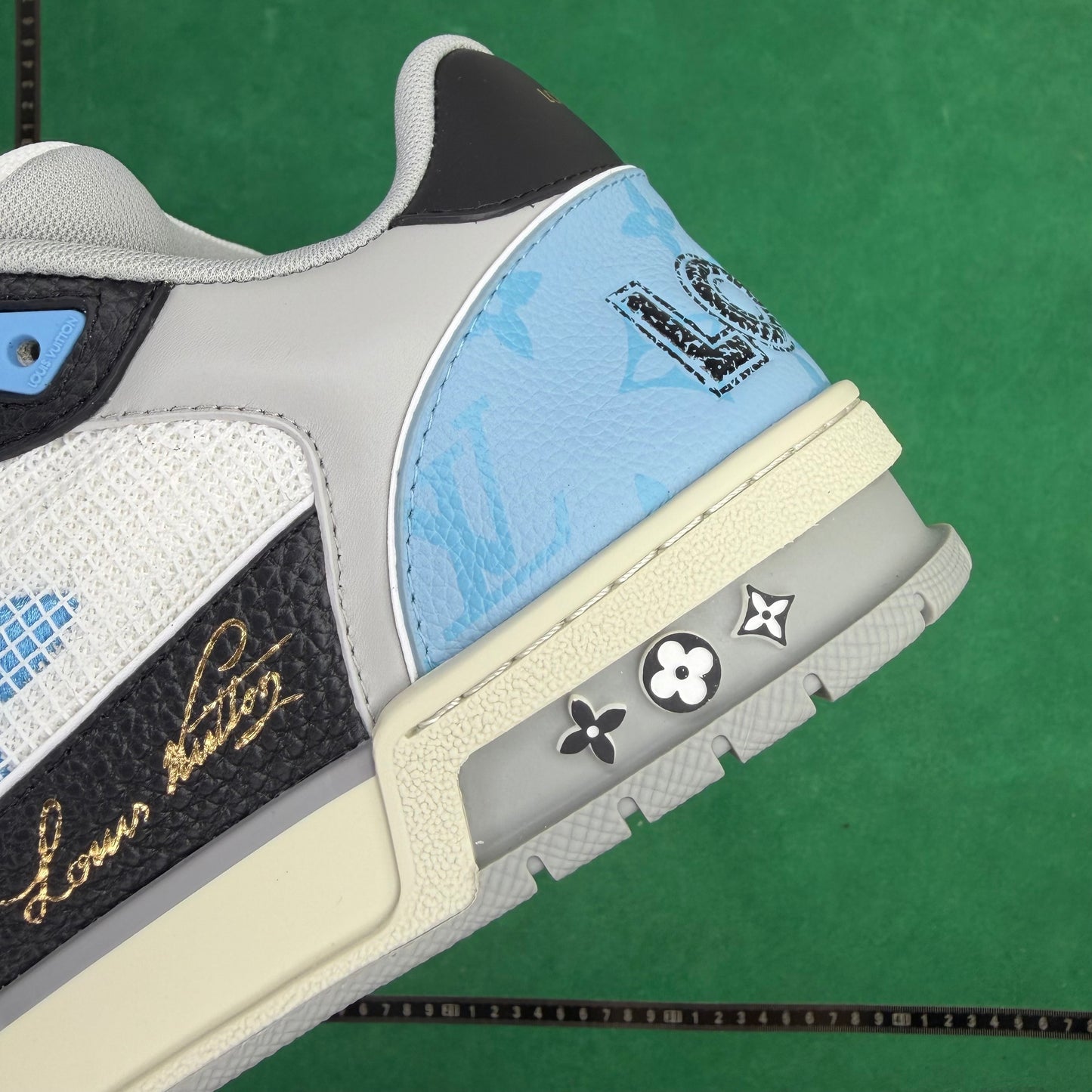 Louis Vuitton  - TT Trainer