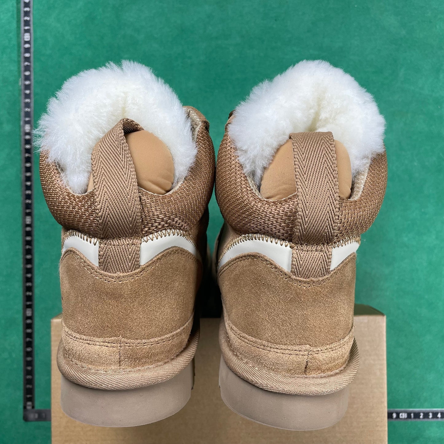 UGG