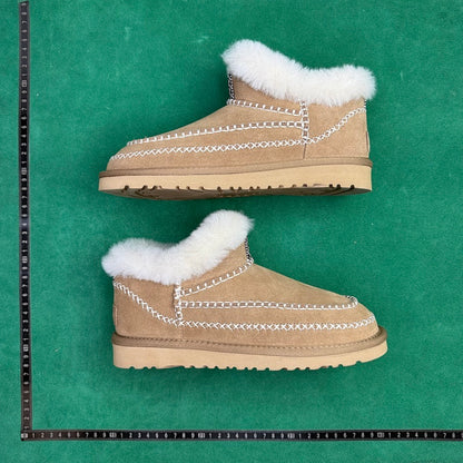 UGG