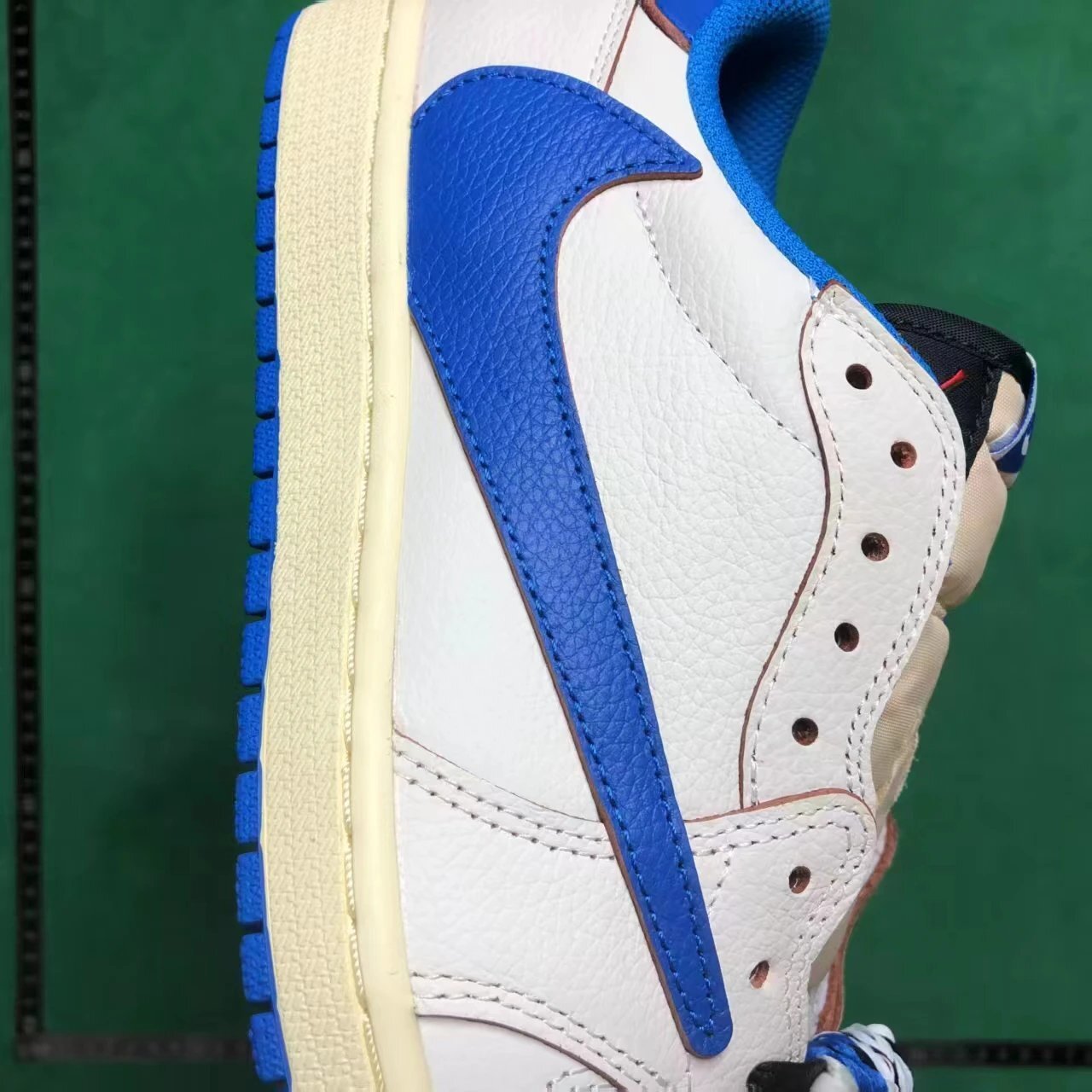 Air Jordan 1