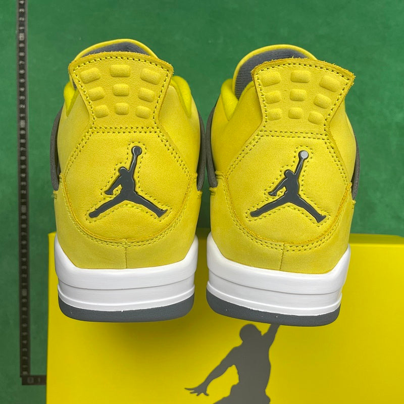 Air Jordan 4 Retro