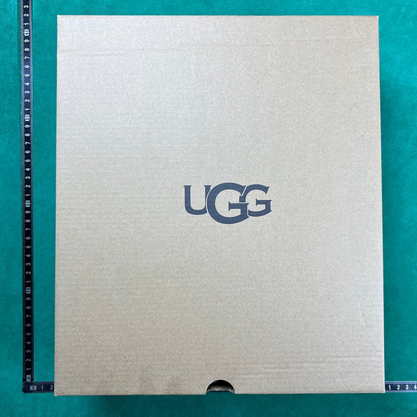 UGG