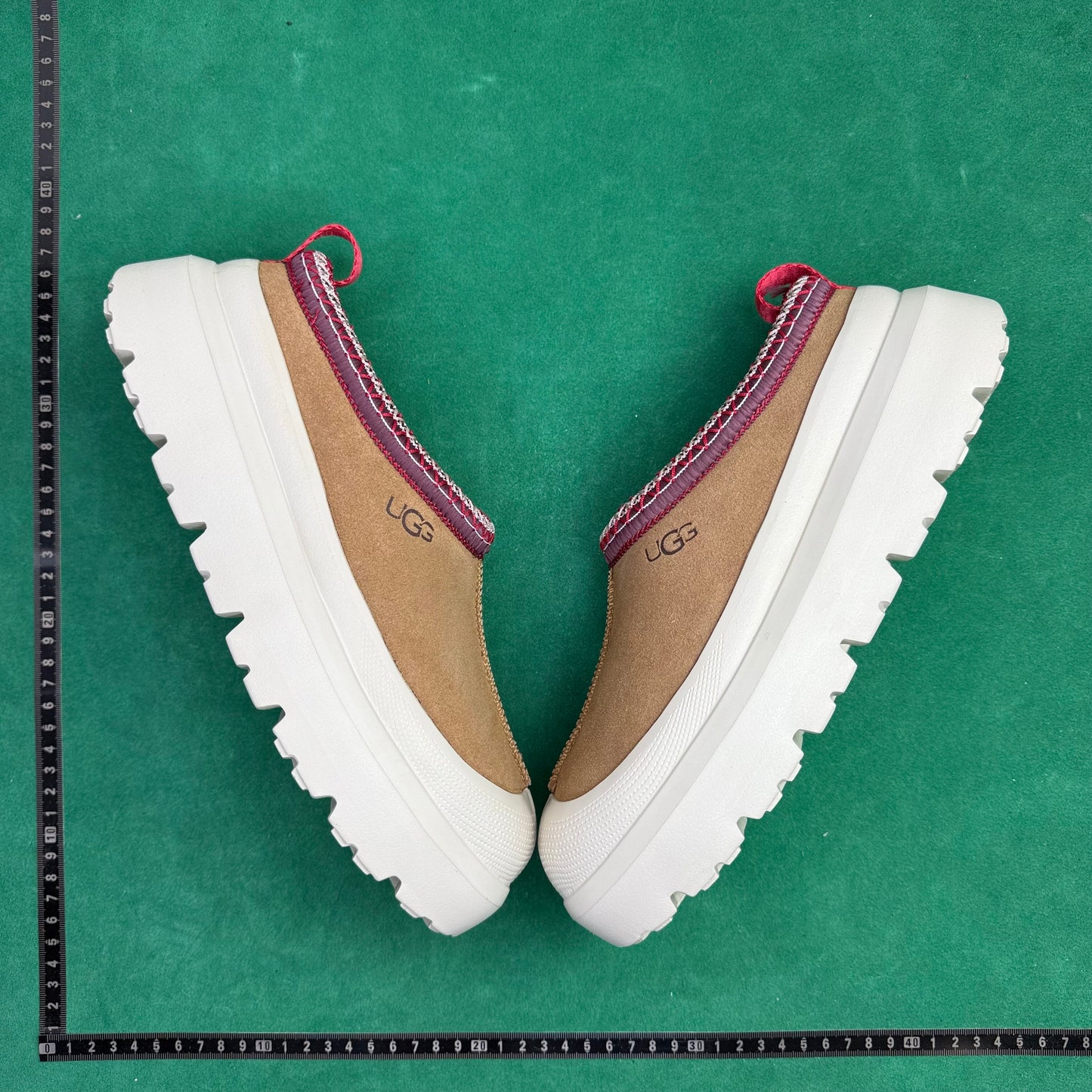 UGG