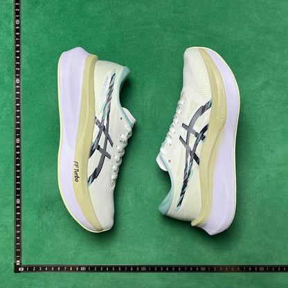 Asics Magic Speed 4