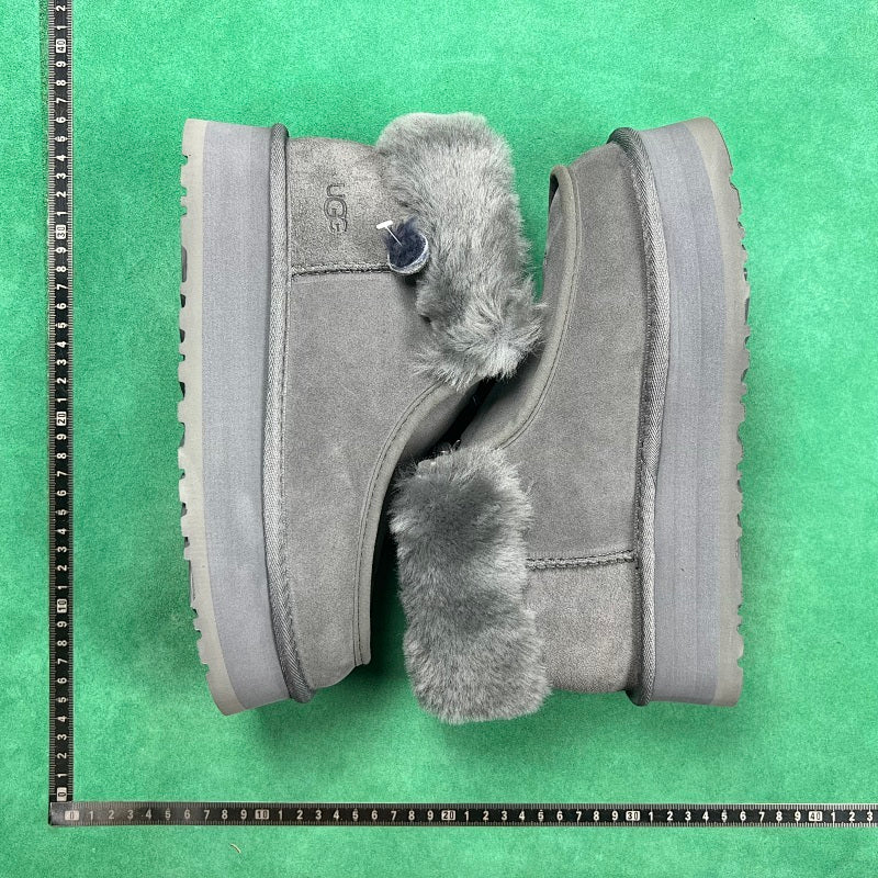 UGG