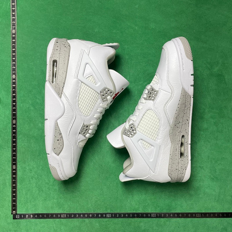 Air Jordan 4 Retro