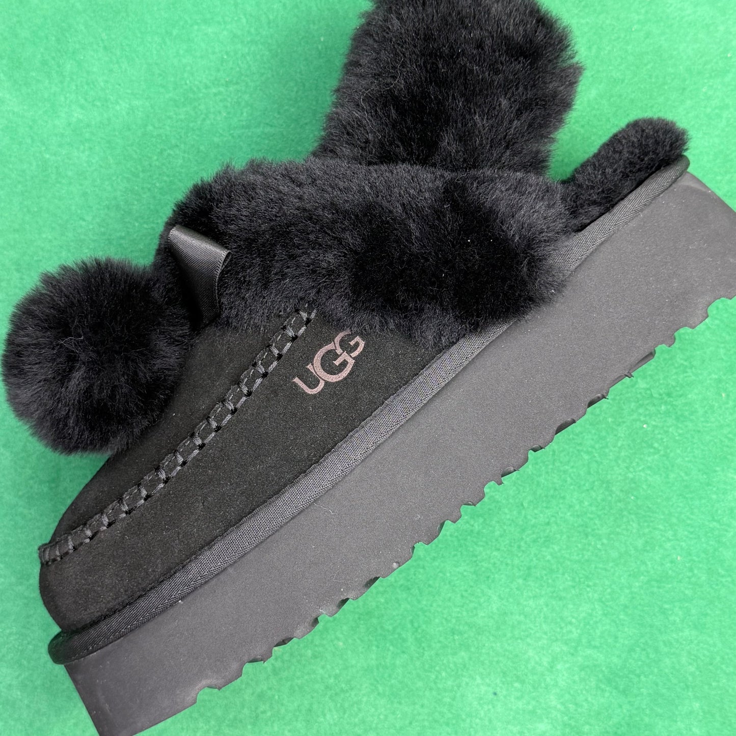 UGG