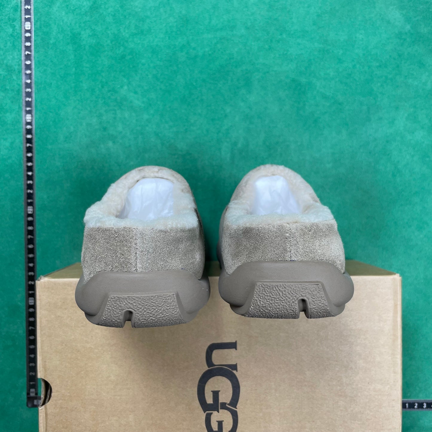 UGG
