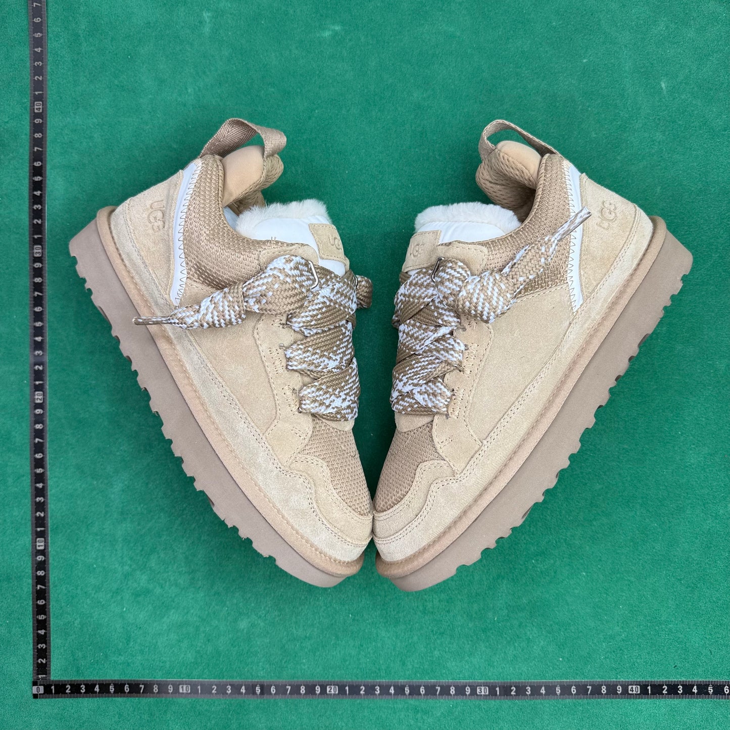 UGG