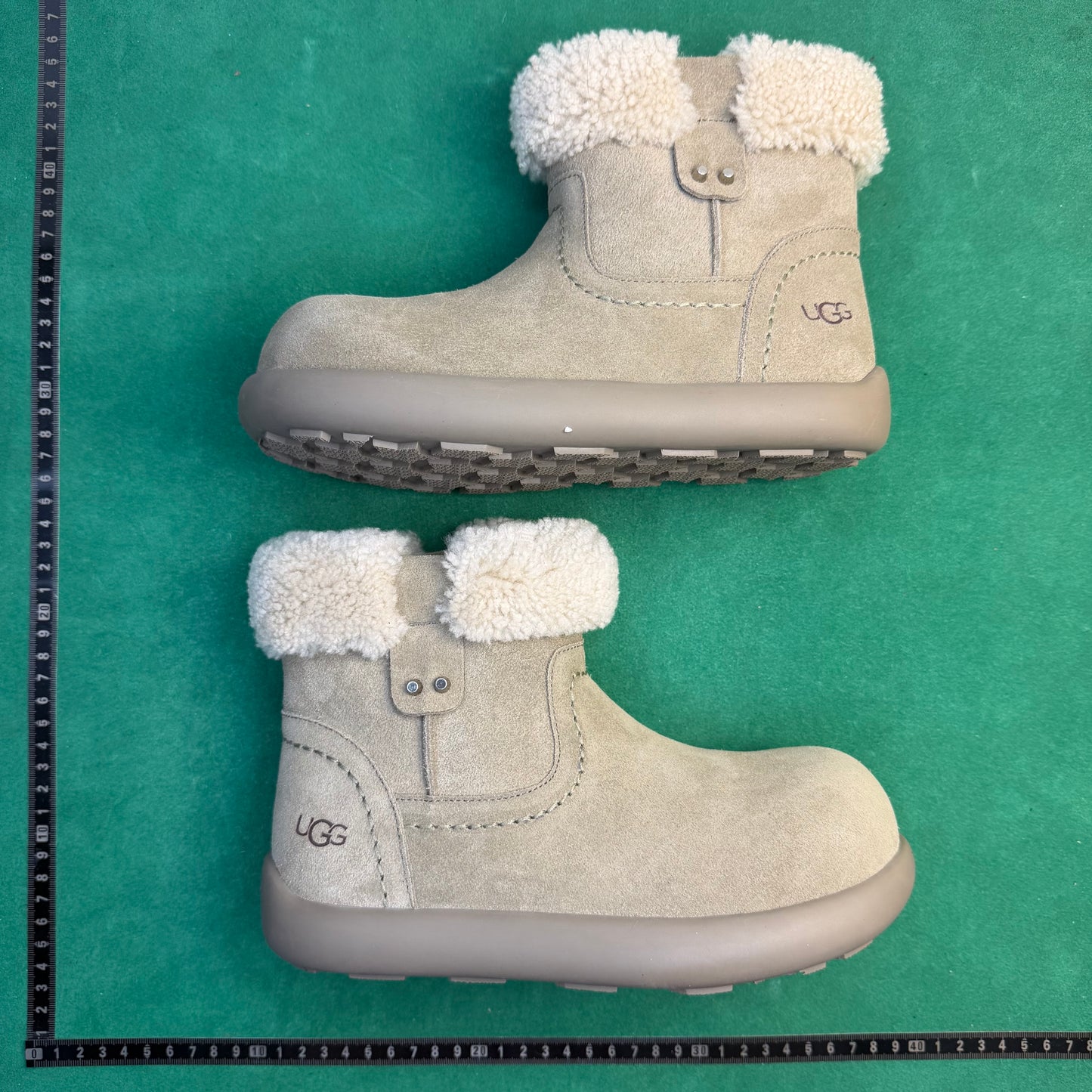 UGG