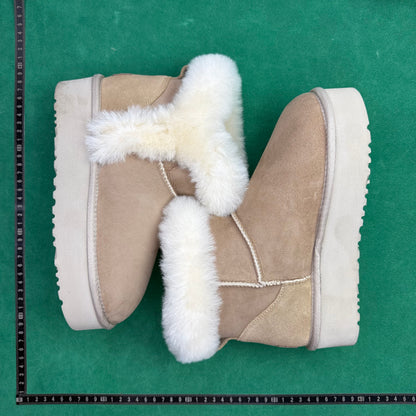 UGG