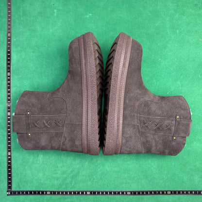 UGG