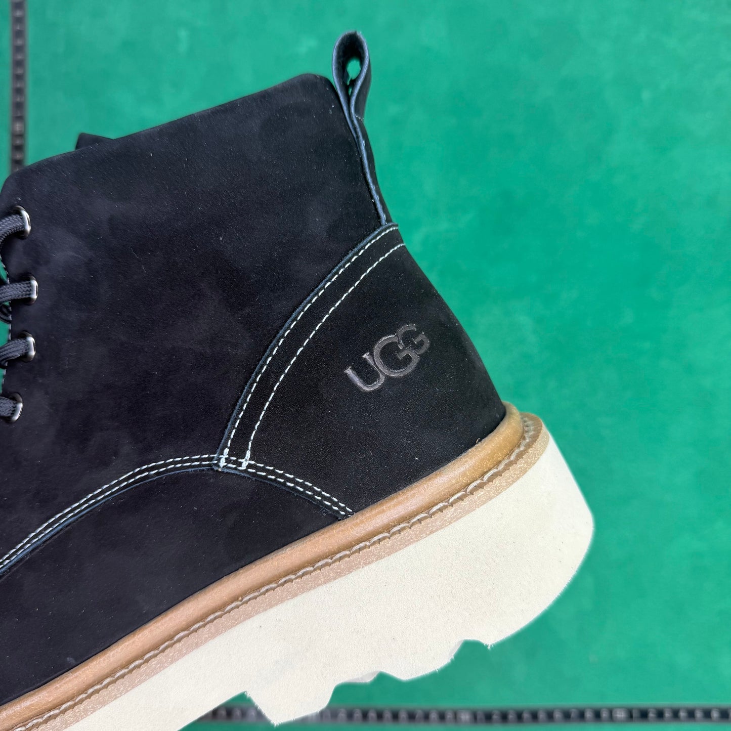 UGG