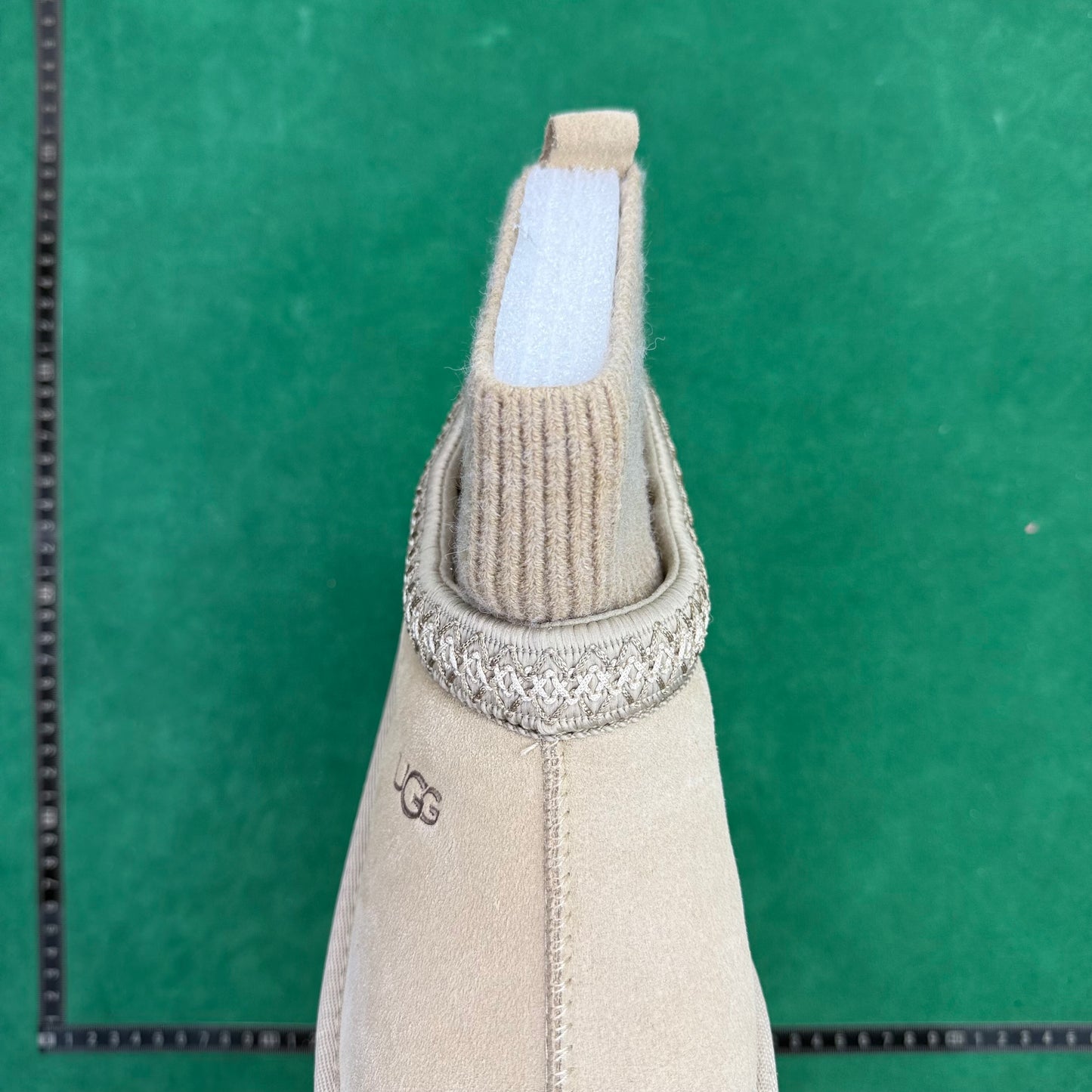 UGG