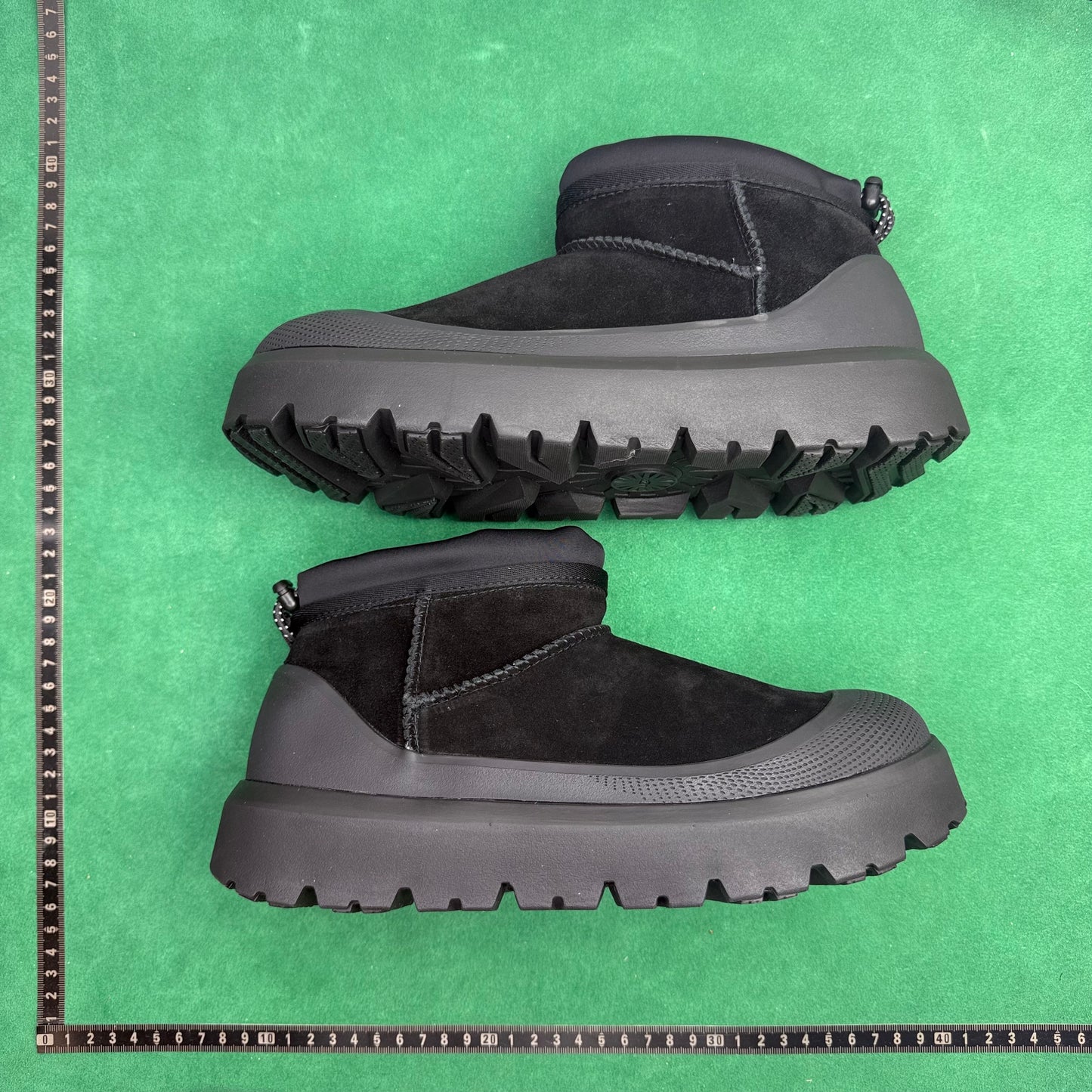 UGG