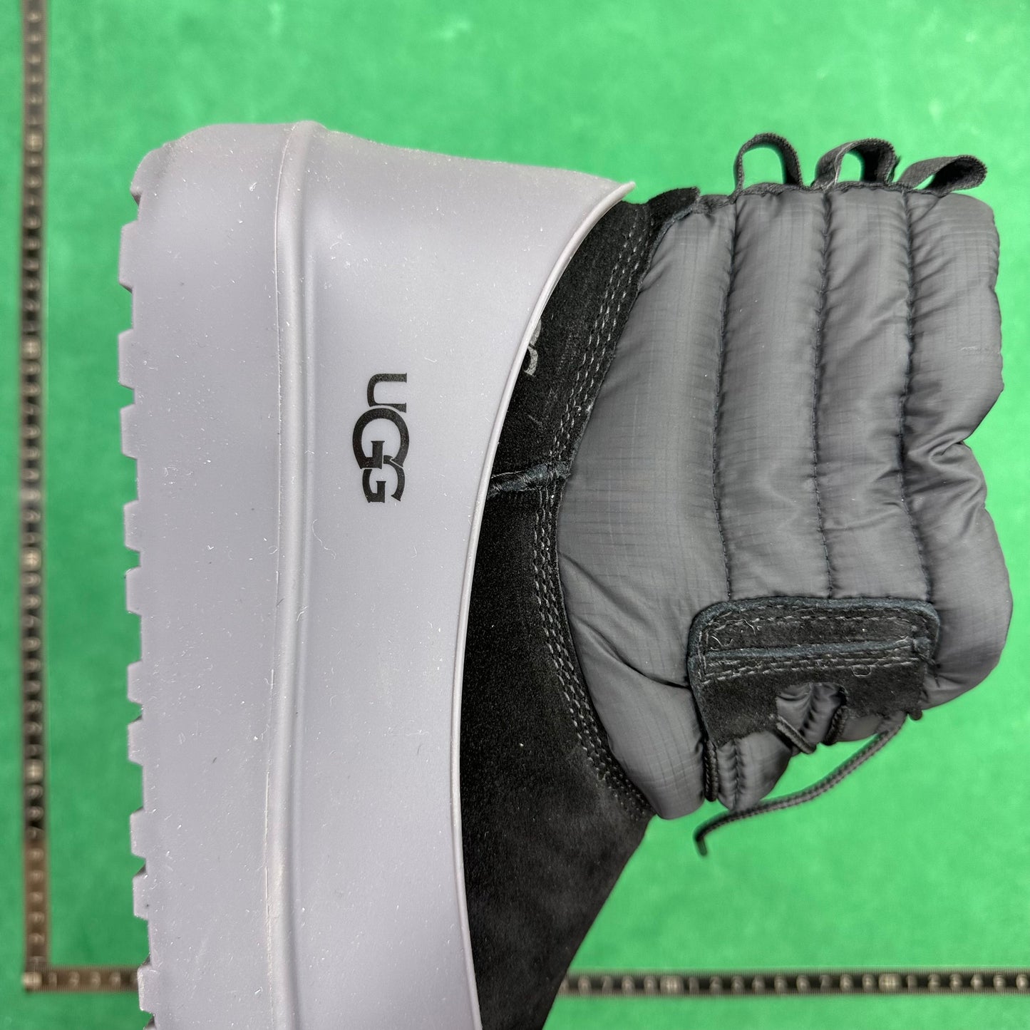 UGG